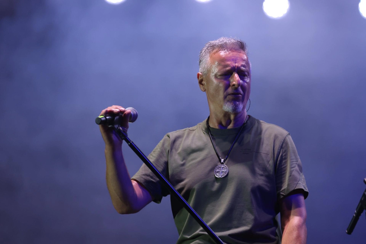 Thompson kao anestetik za kolektivnu frustraciju